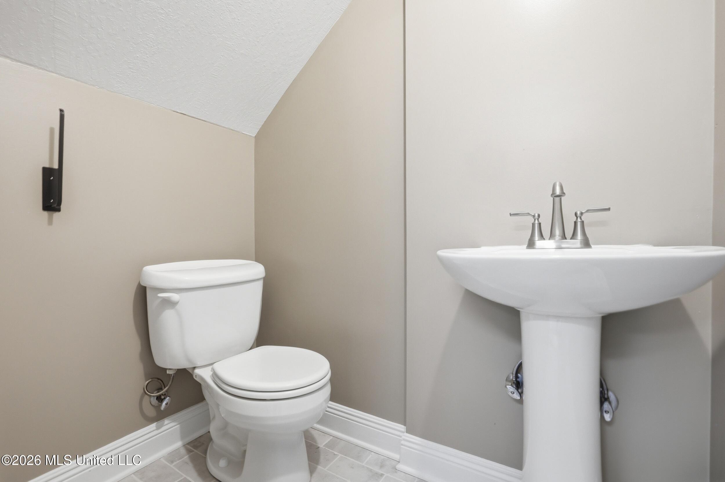 28 West Lake Road Hattiesburg, MS 39402 - Photo 50 of 75 45_r6__2339