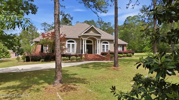 $819,900 | 28 West Lake Road, Hattiesburg, MS 39402