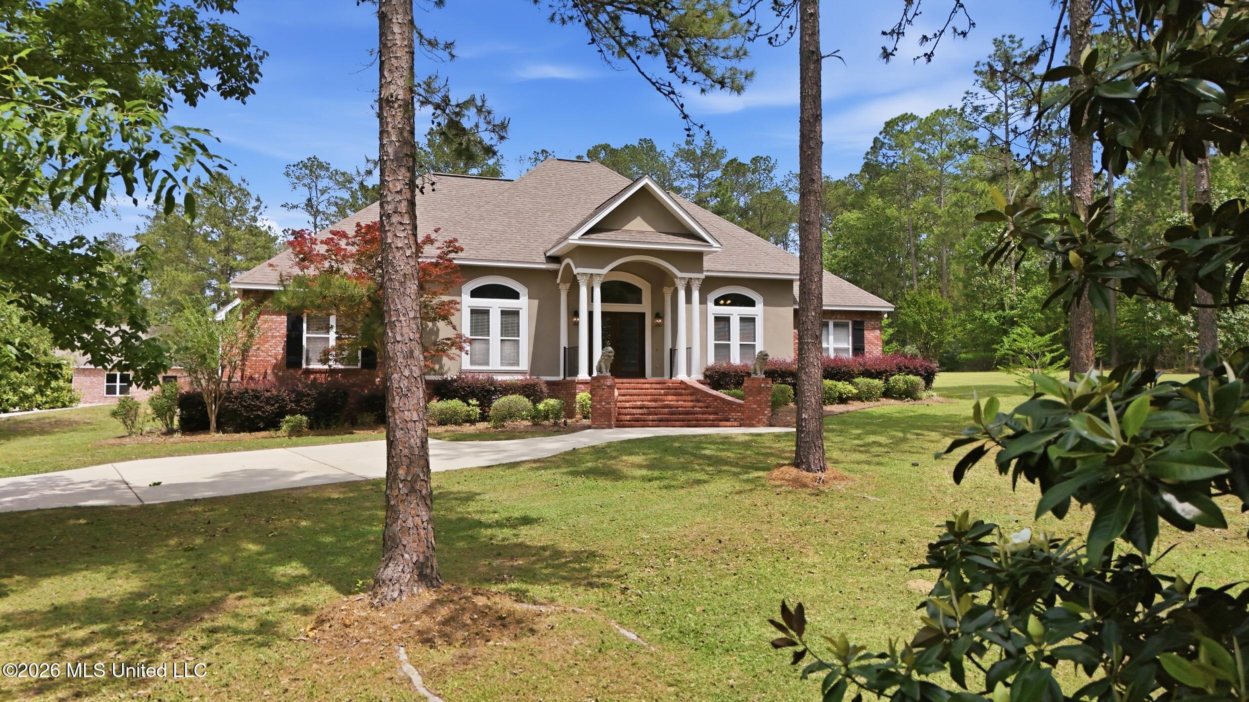 28 West Lake Road Hattiesburg, MS 39402 - Photo 5 of 75 6_dji_20260427140949_0091_d