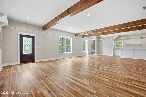 $819,900 | 28 West Lake Road, Hattiesburg, MS 39402