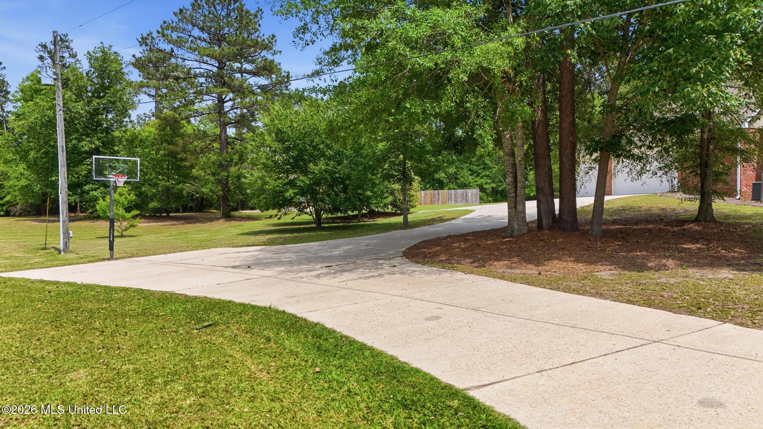 28 West Lake Road Hattiesburg, MS 39402 - Photo 7 of 75 9_dji_20260427140640_0080_d
