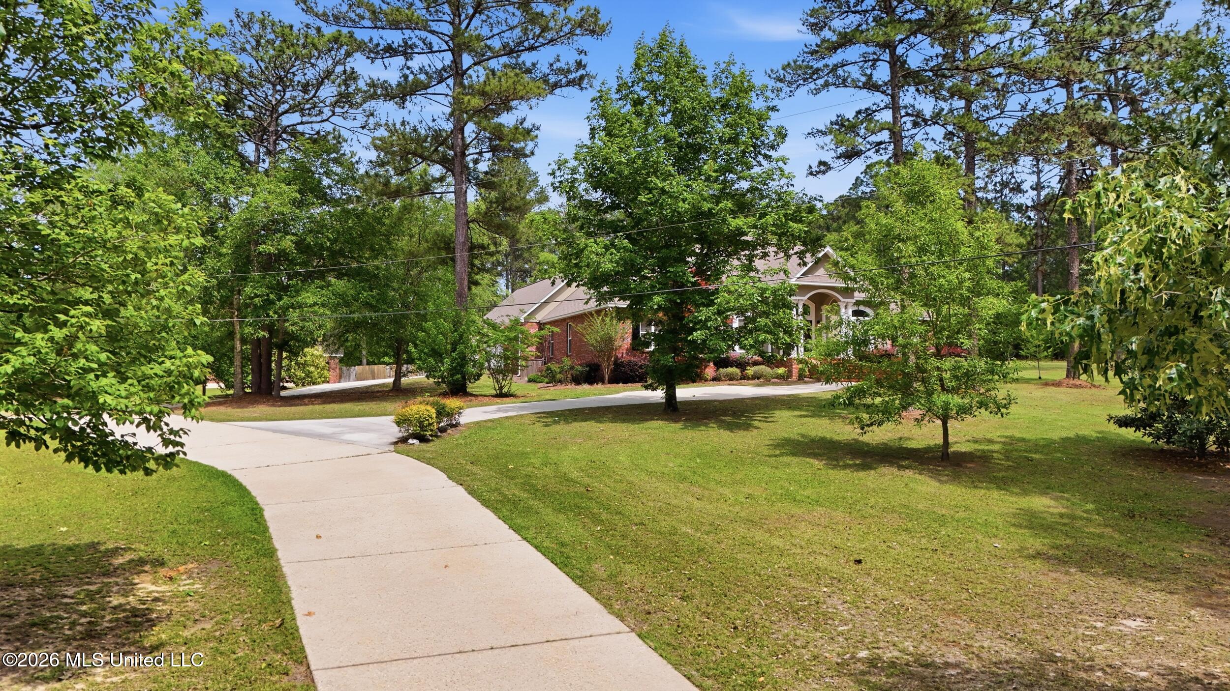 28 West Lake Road Hattiesburg, MS 39402 - Photo 8 of 75 10_dji_20260427141034_0094_d
