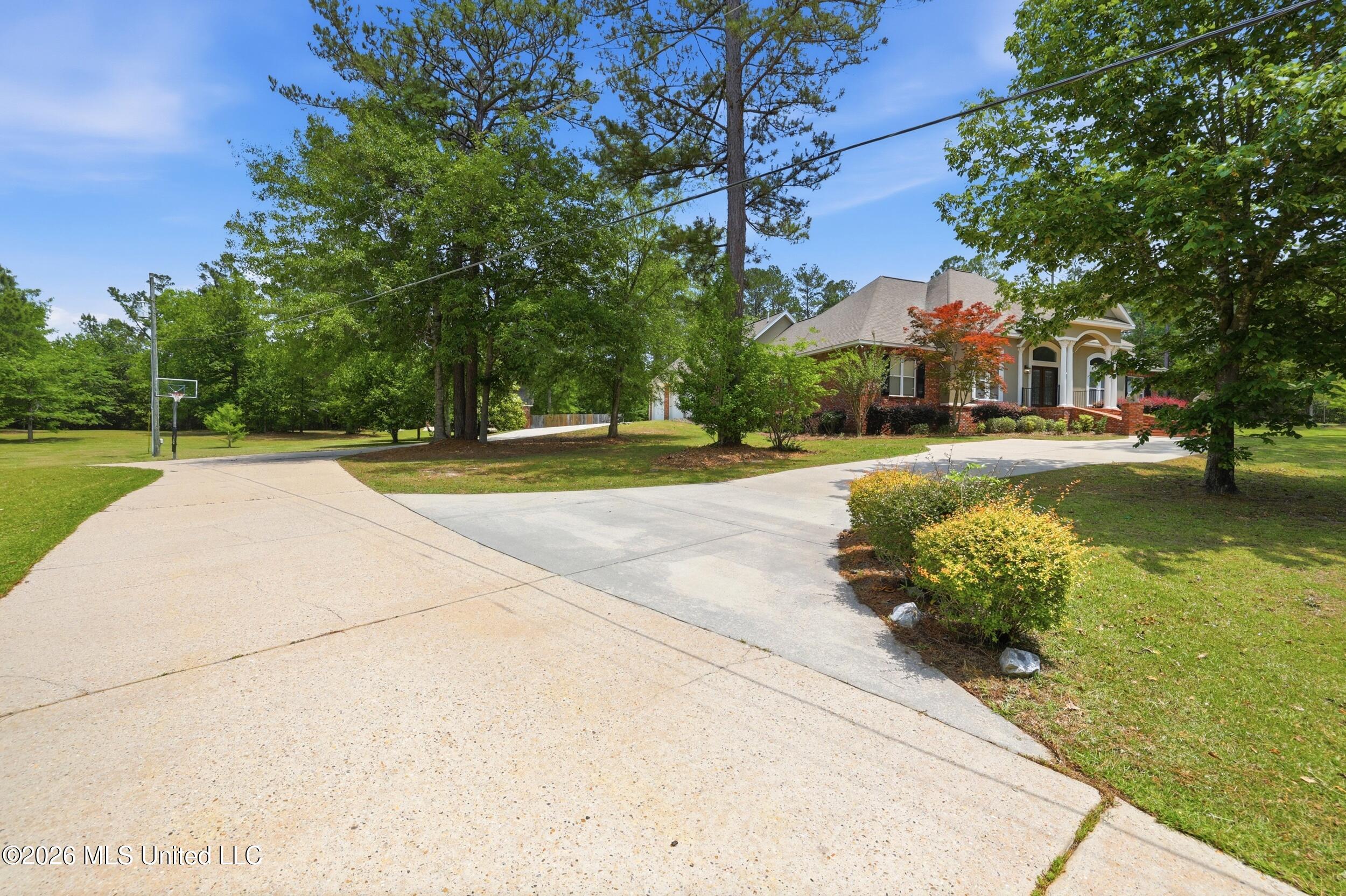 28 West Lake Road Hattiesburg, MS 39402 - Photo 9 of 75 11_r6__2354