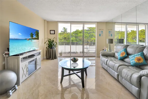 $3,350 | 2121 North Ocean Boulevard, Unit 306W, Boca Raton, FL 33431