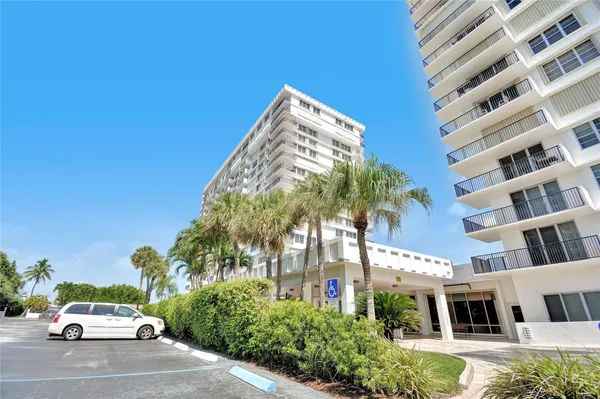 $3,350 | 2121 North Ocean Boulevard, Unit 306W, Boca Raton, FL 33431