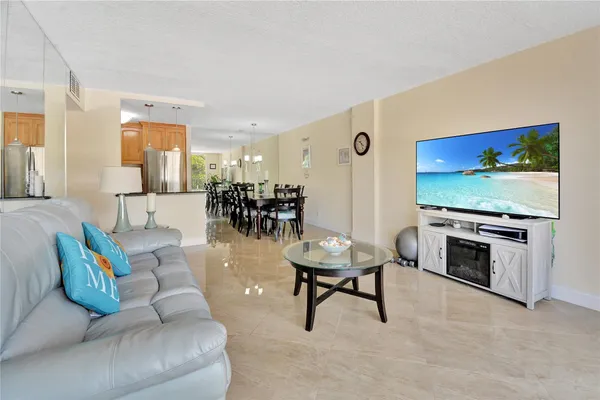 $3,350 | 2121 North Ocean Boulevard, Unit 306W, Boca Raton, FL 33431