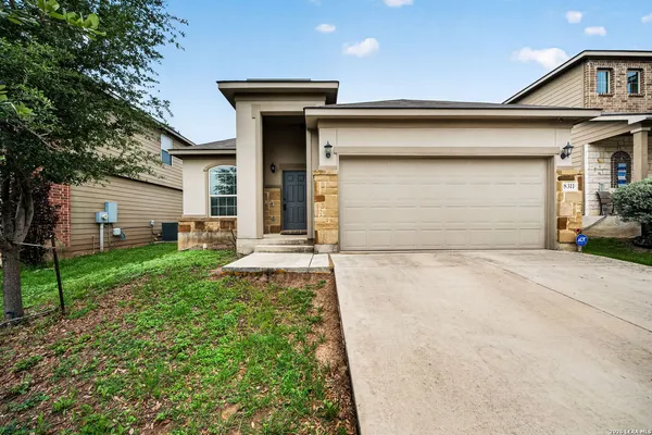 $1,900 | 8311 Prickly Oak, San Antonio, TX 78223