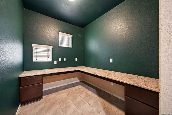 $1,900 | 8311 Prickly Oak, San Antonio, TX 78223