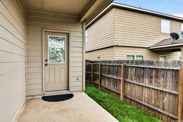 $1,900 | 8311 Prickly Oak, San Antonio, TX 78223