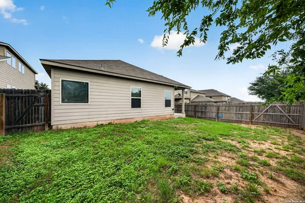 $1,900 | 8311 Prickly Oak, San Antonio, TX 78223