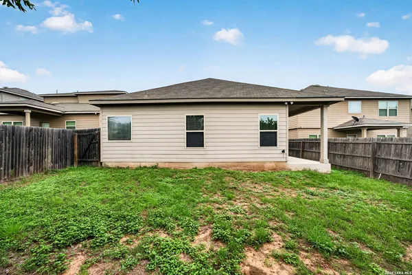 $1,900 | 8311 Prickly Oak, San Antonio, TX 78223