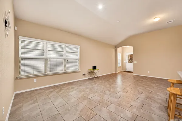 $1,900 | 8311 Prickly Oak, San Antonio, TX 78223