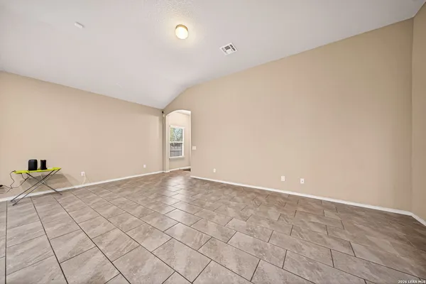 $1,900 | 8311 Prickly Oak, San Antonio, TX 78223