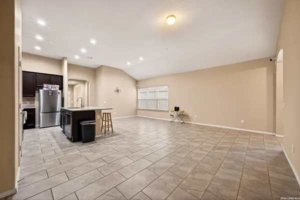 $1,900 | 8311 Prickly Oak, San Antonio, TX 78223