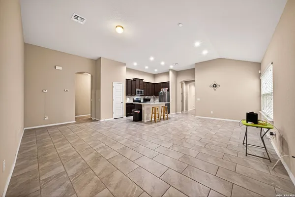 $1,900 | 8311 Prickly Oak, San Antonio, TX 78223
