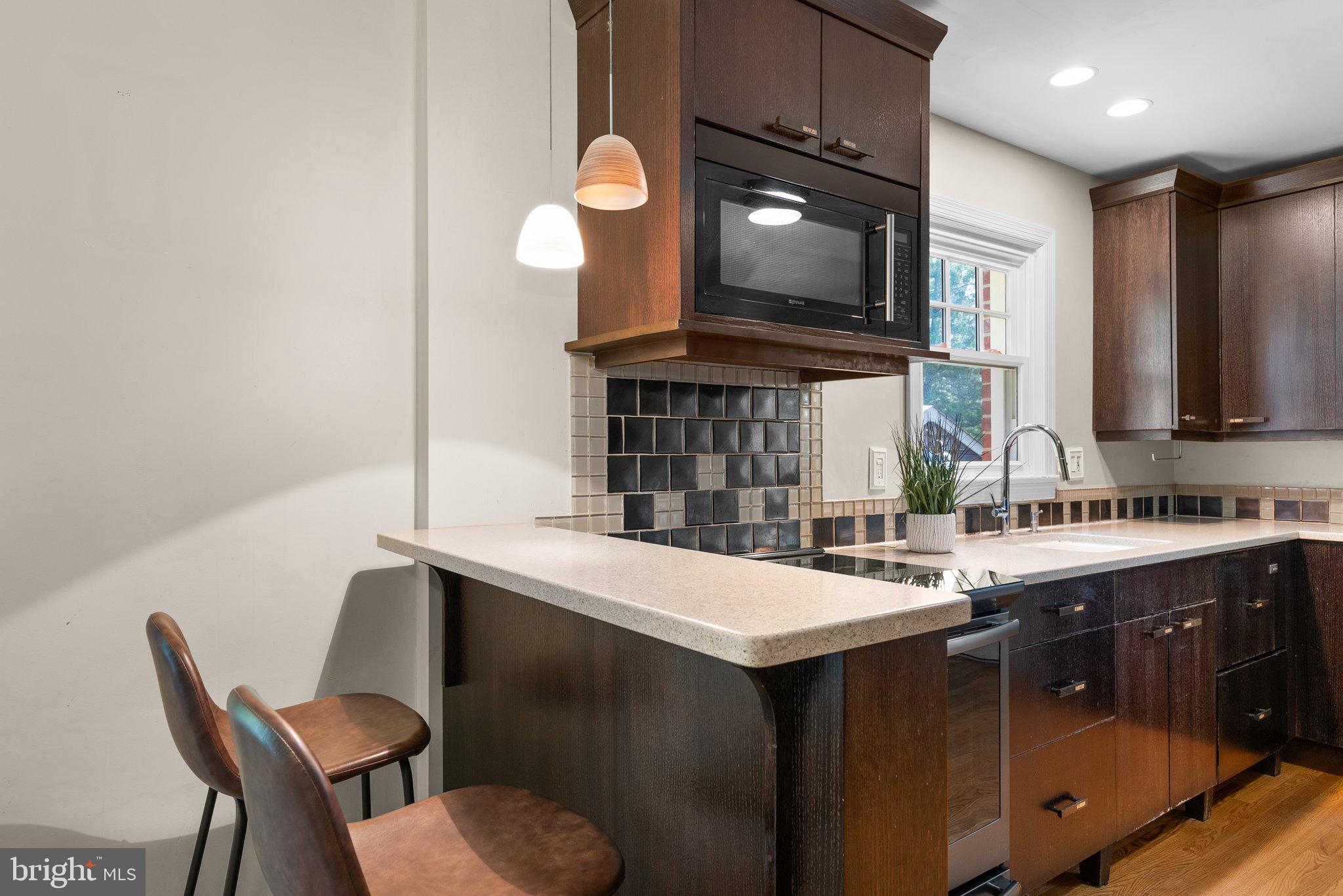 218 St Lawrence Drive Silver Spring, MD 20901 - Photo 16 of 63 Eating area in kitchen