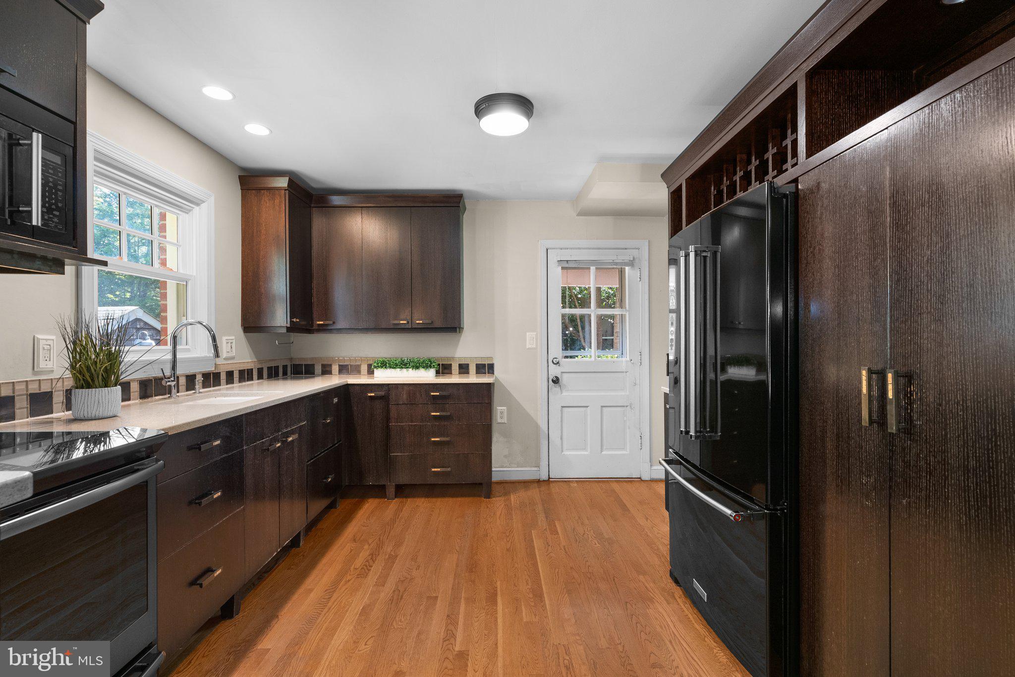 218 St Lawrence Drive Silver Spring, MD 20901 - Photo 18 of 63 Kitchen
