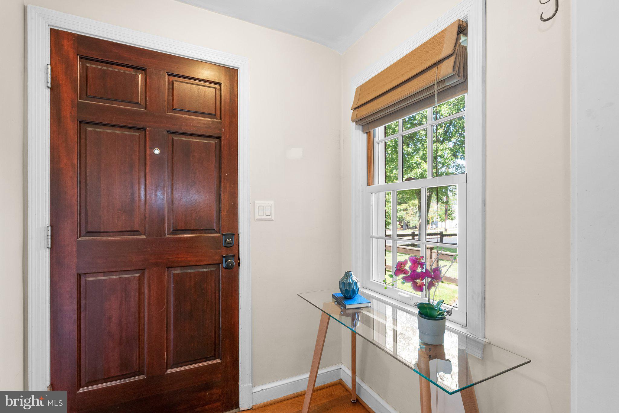 218 St Lawrence Drive Silver Spring, MD 20901 - Photo 5 of 63 Entry foyer