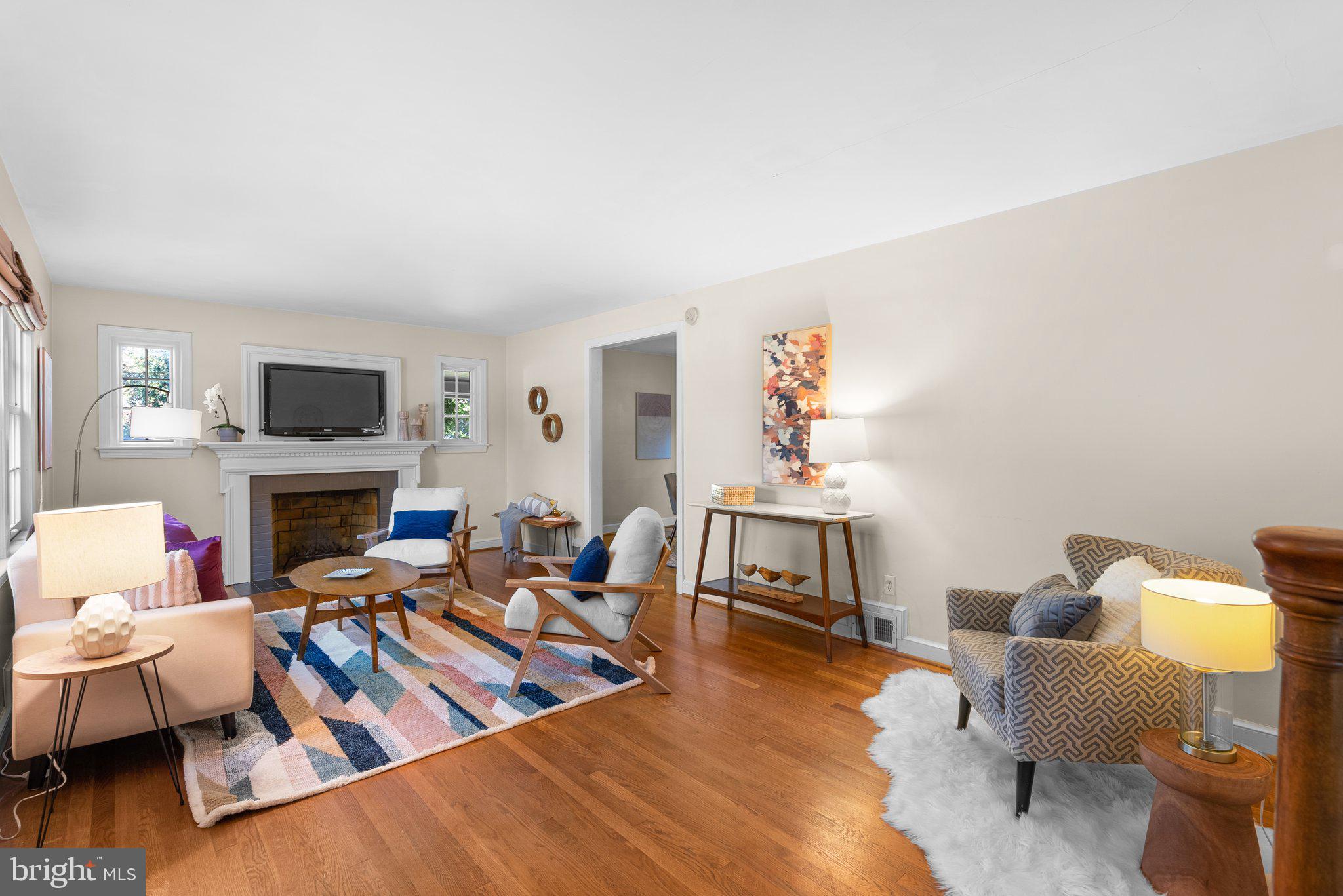 218 St Lawrence Drive Silver Spring, MD 20901 - Photo 7 of 63 Living room