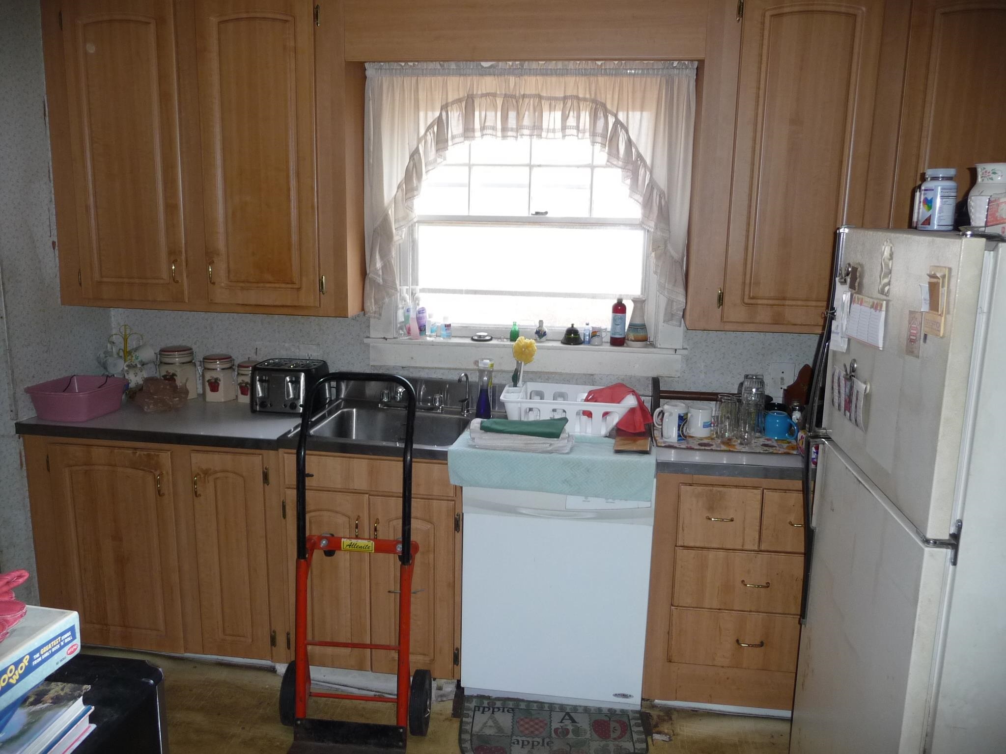 857 Union Street Manchester, NH 03104 - Photo 12 of 30