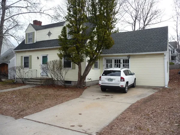 $250,000 | 857 Union Street, Manchester, NH 03104
