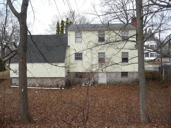 $250,000 | 857 Union Street, Manchester, NH 03104