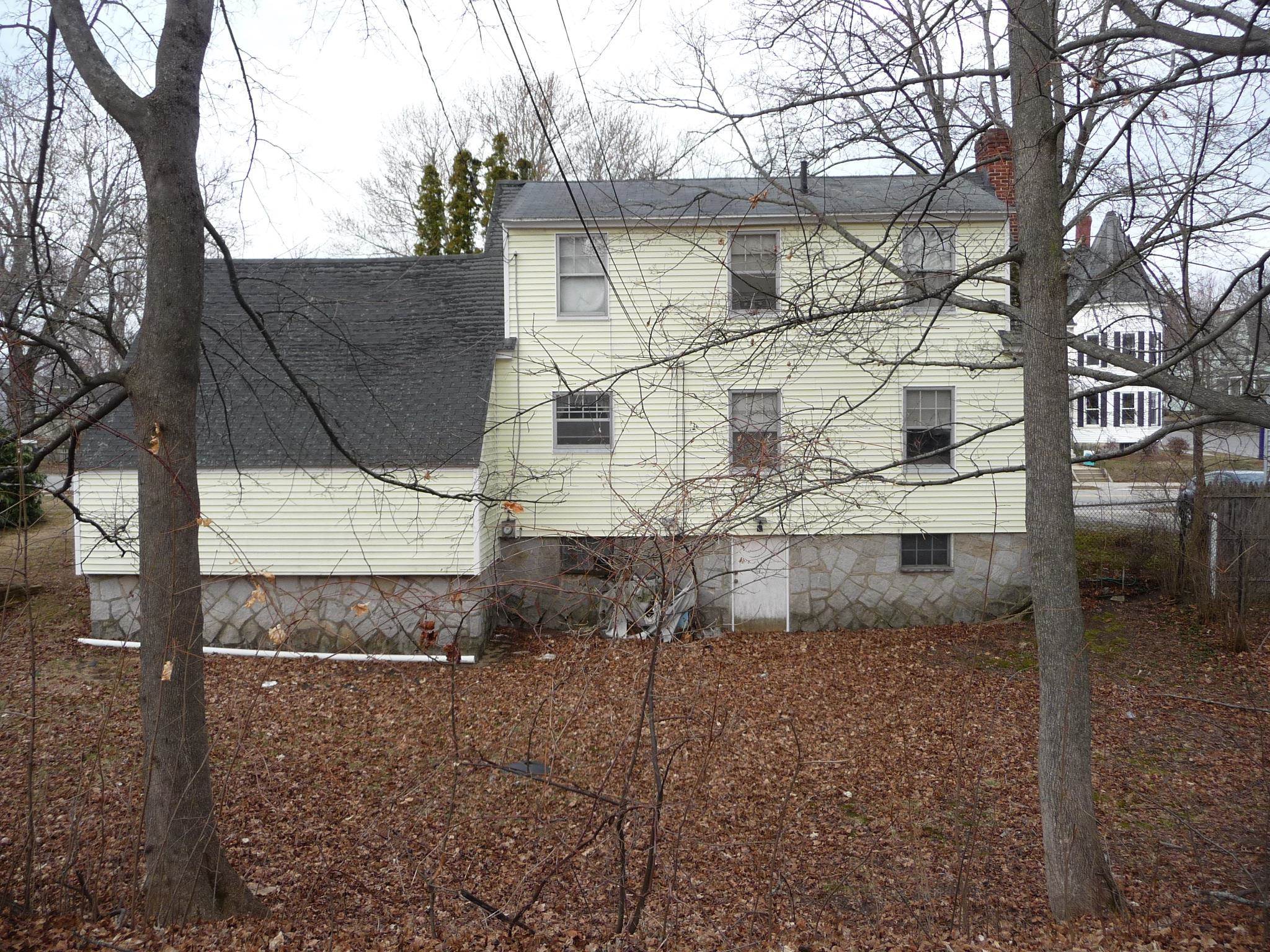 857 Union Street Manchester, NH 03104 - Photo 4 of 30