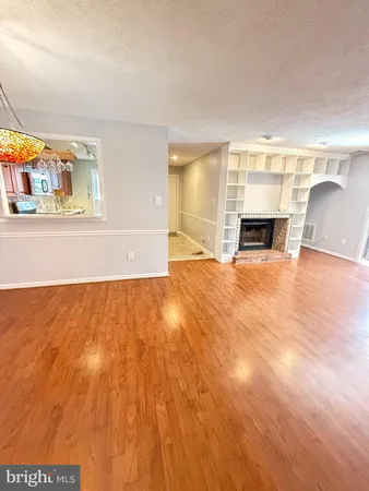 $2,250 | 10002 Oakton Terrace Road, Oakton, VA 22124