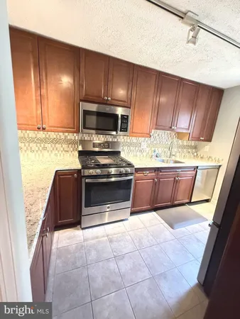 $2,250 | 10002 Oakton Terrace Road, Oakton, VA 22124