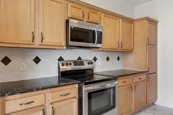 $2,000 | 20747 Settlers Lake Circle North, Katy, TX 77449