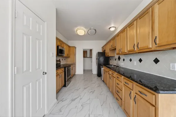 $2,000 | 20747 Settlers Lake Circle North, Katy, TX 77449