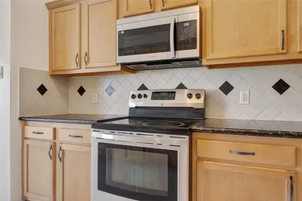 $2,000 | 20747 Settlers Lake Circle North, Katy, TX 77449