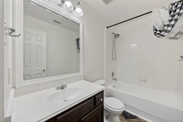 $2,000 | 20747 Settlers Lake Circle North, Katy, TX 77449