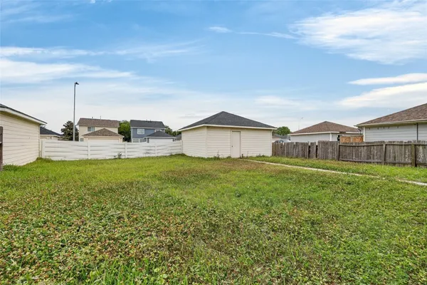$2,000 | 20747 Settlers Lake Circle North, Katy, TX 77449