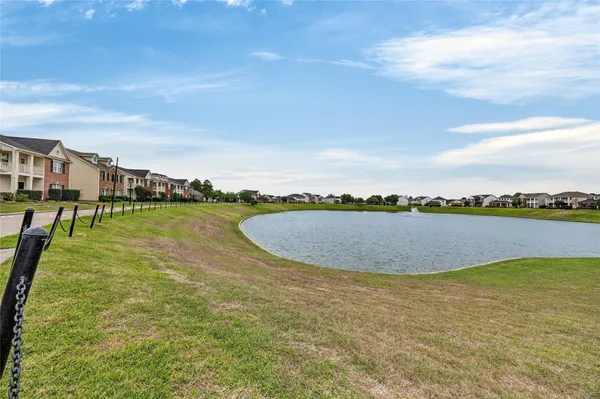 $2,000 | 20747 Settlers Lake Circle North, Katy, TX 77449