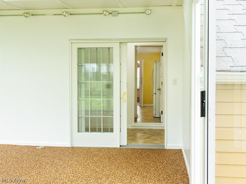 1103 Castleton Road Cleveland, OH 44121 - Photo 30 of 35