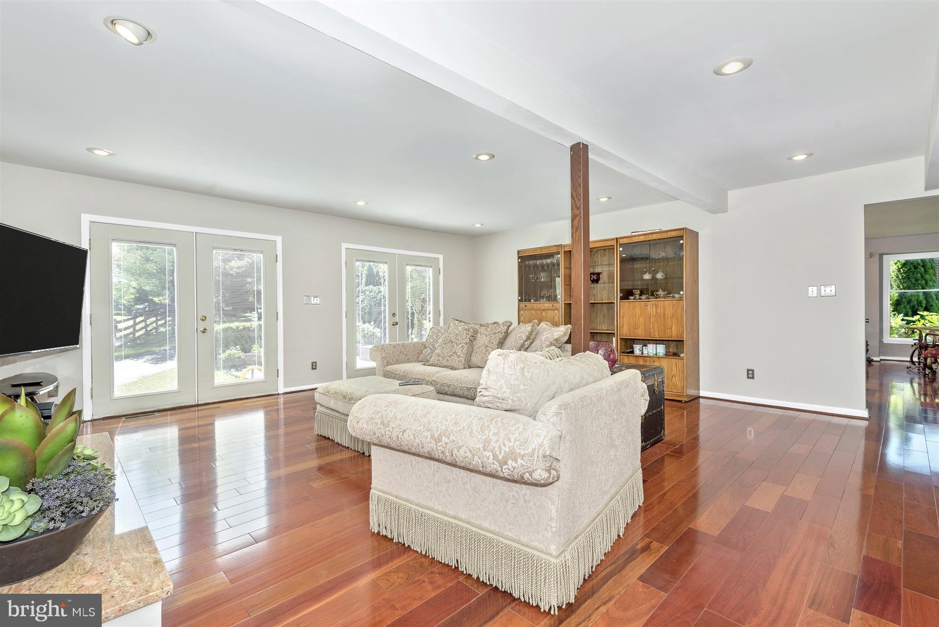 6650 Wind Ridge Road Mount Airy, MD 21771 - Photo 16 of 30 Spacious Family Room