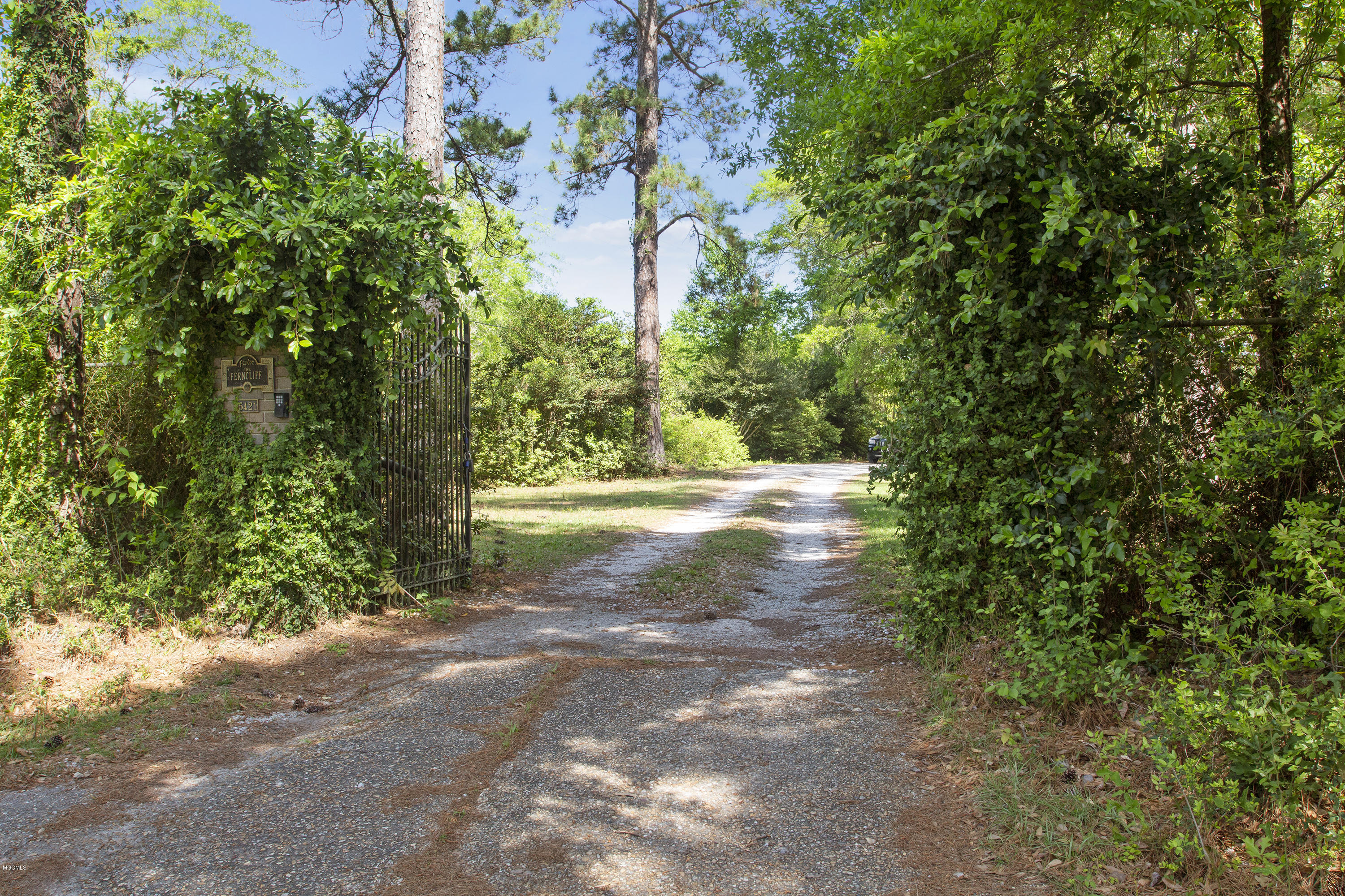 5421 Whetstone Road D'Iberville, MS 39540 - Photo 2 of 81 085