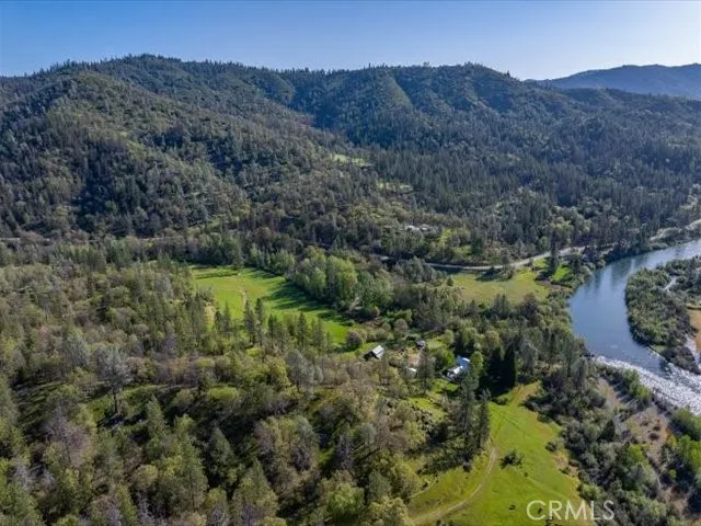 a view of a garage with wooden roof