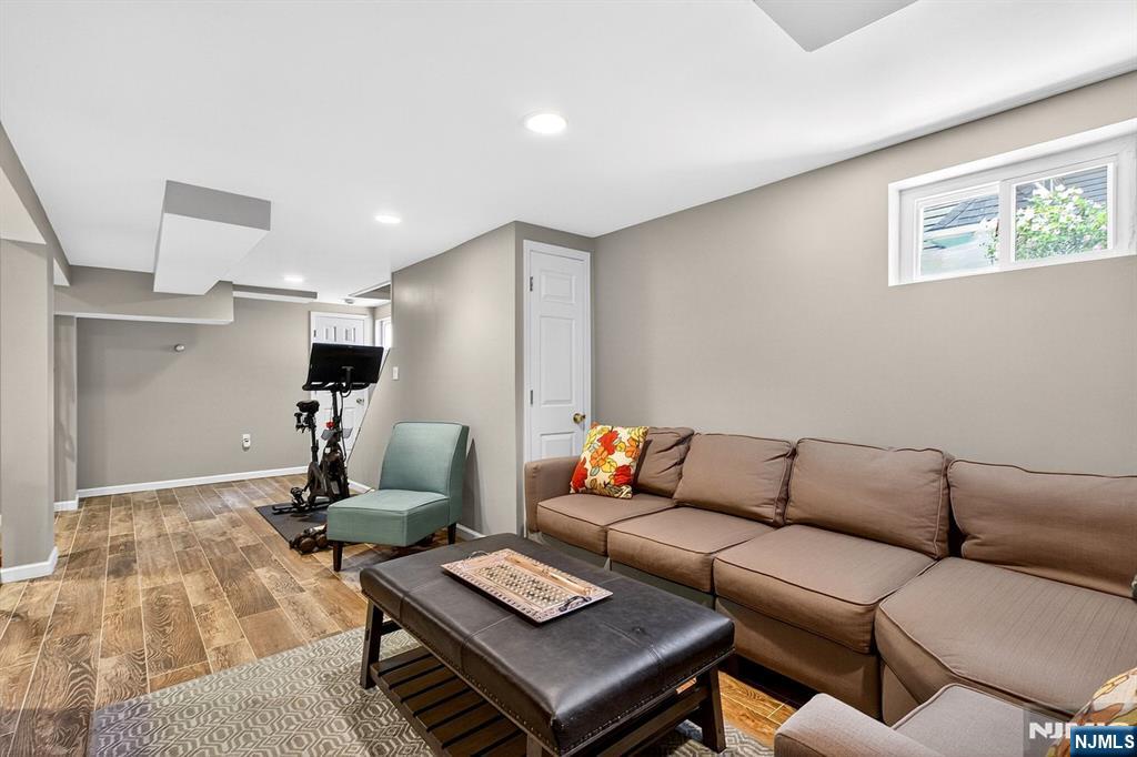 158 Vreeland Avenue Rutherford, NJ 07070 - Photo 26 of 34
