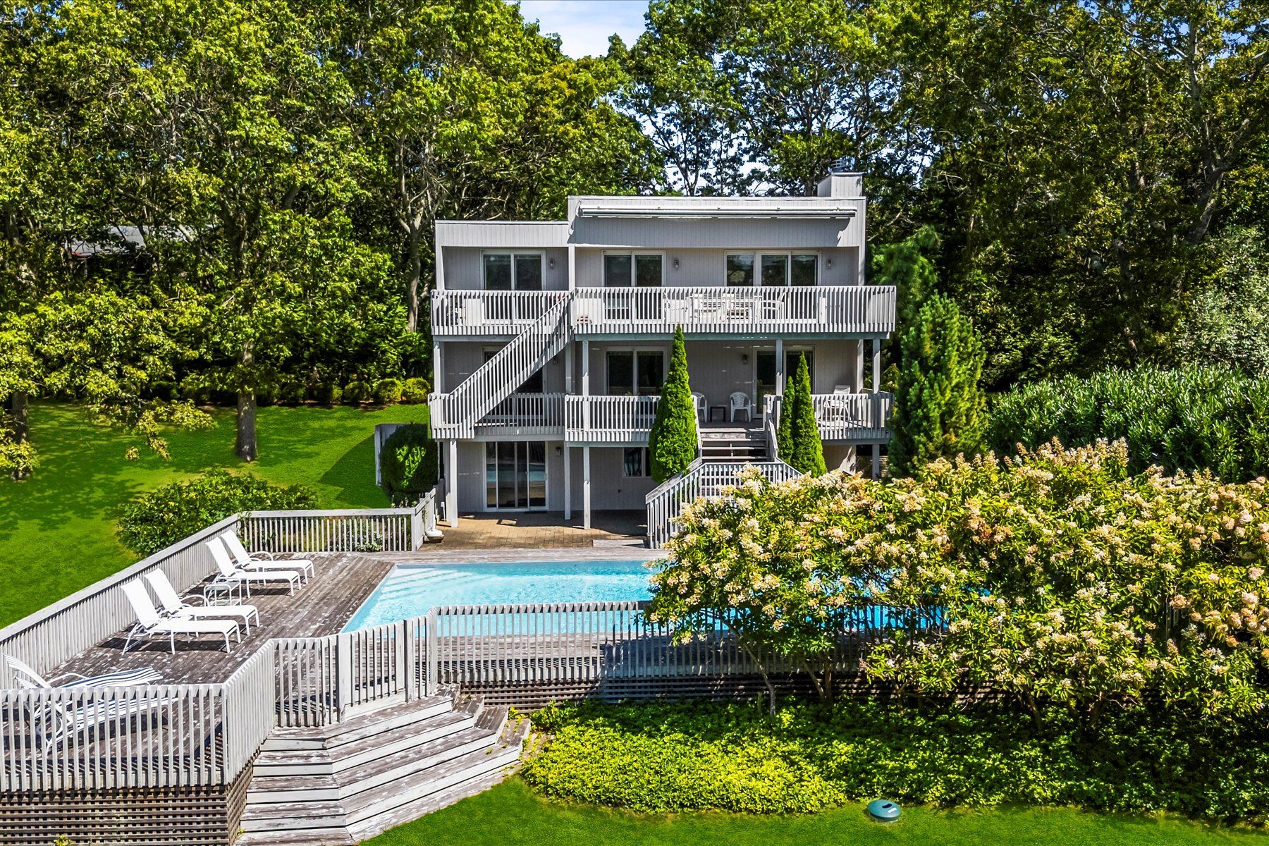 11 Deer Trail Road Southampton, NY 11968 - Photo 2 of 24