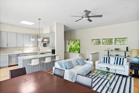 $1,875,000 | 11 Deer Trail Road, Southampton, NY 11968