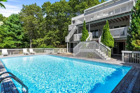 $1,875,000 | 11 Deer Trail Road, Southampton, NY 11968