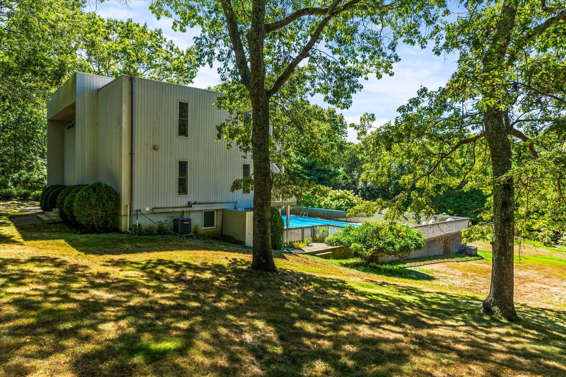 11 Deer Trail Road Southampton, NY 11968 - Photo 8 of 24