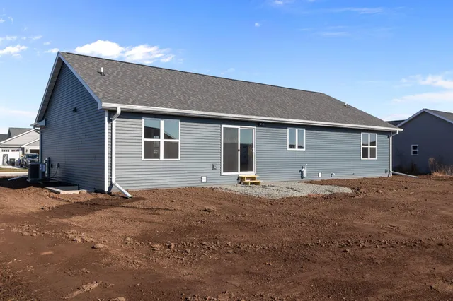 $450,000 | 2041 Bear Paw Trail, Kaukauna, WI 54130