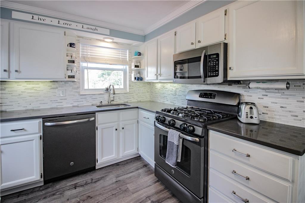 3414 Lockridge Road Pittsburgh, PA 15234 - Photo 8 of 24 Gallery Image 8