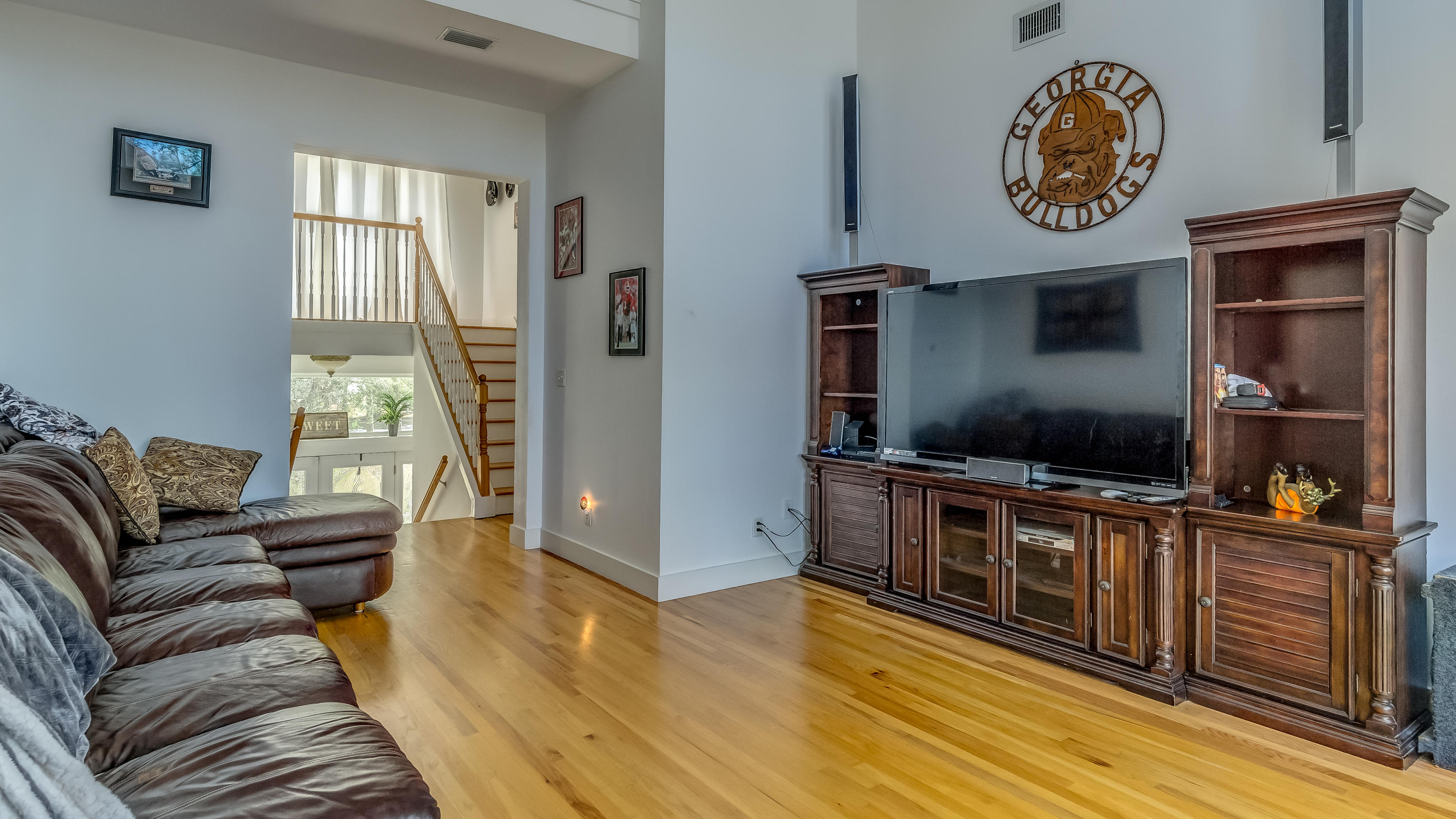 556 Mallet Bayou Road Freeport, FL 32439 - Photo 17 of 29 a living room with furniture and a flat screen tv