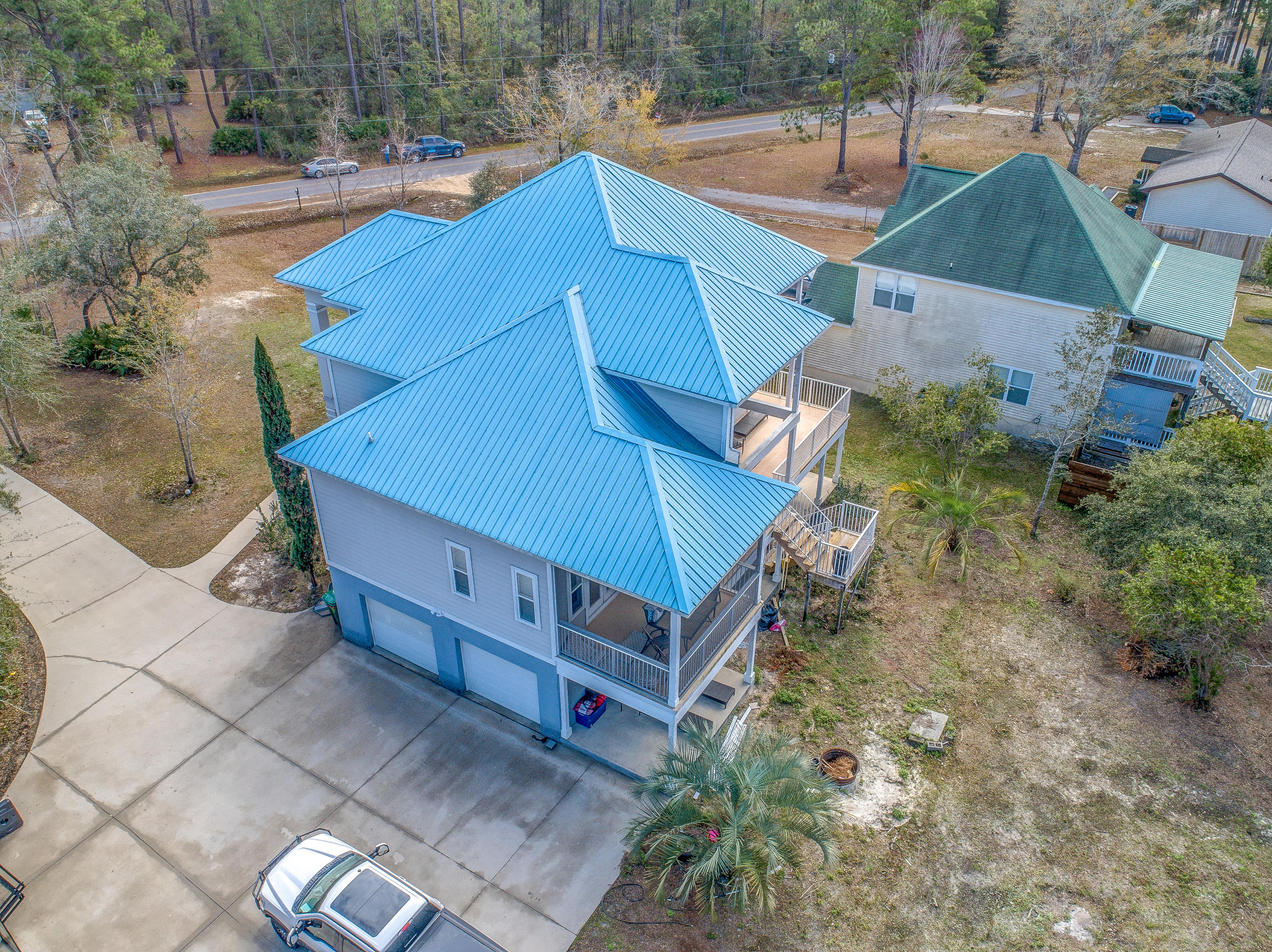 556 Mallet Bayou Road Freeport, FL 32439 - Photo 3 of 29 a view of a houses with a yard