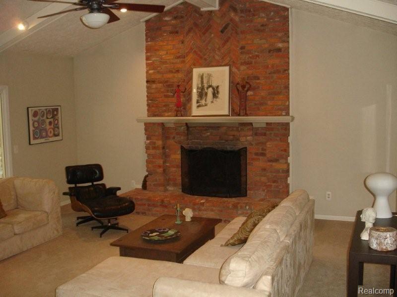 3566 Summit Ridge Drive Rochester, MI 48306 - Photo 2 of 25 Family Gathering Room (2)