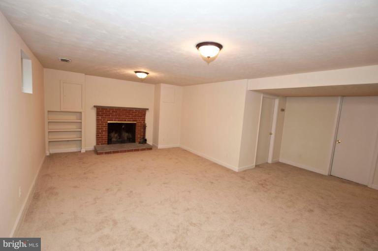 5014 Sangamore Road Bethesda, MD 20816 - Photo 20 of 27 Family Room